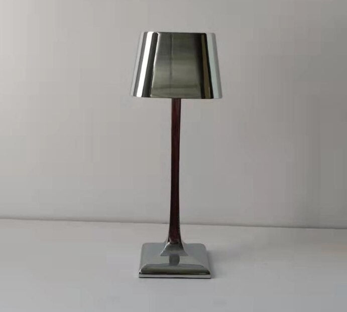 Luminária de Mesa - recarregável - moderna - tdt iluminação